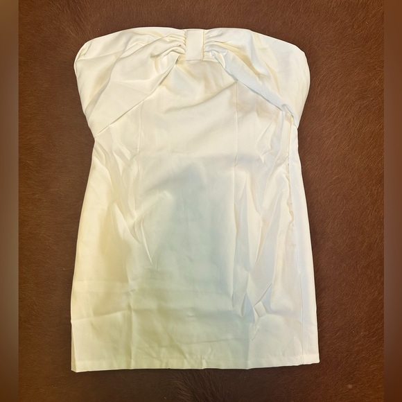 WHITE BOW FRONT SHORT DRESS - Picture 1 of 5